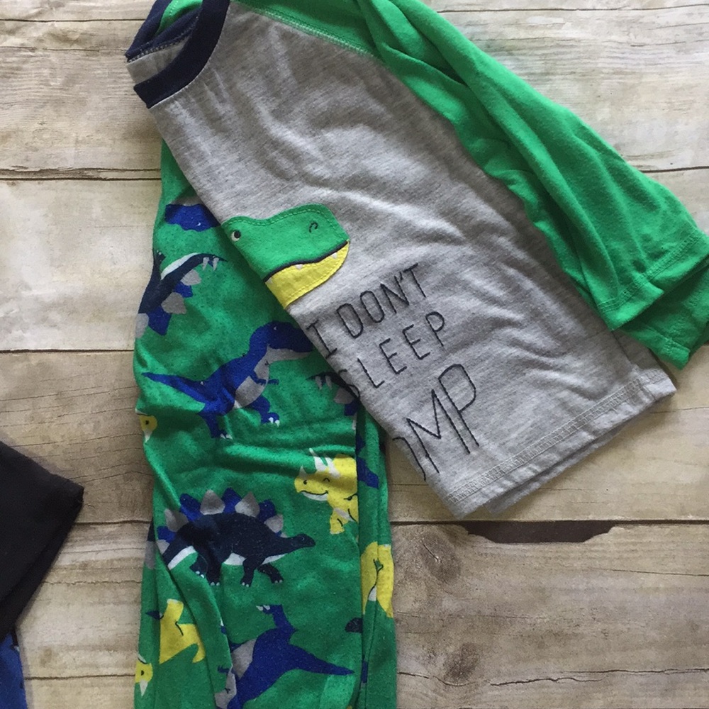Carters pajama bundle - Picture 2 of 5